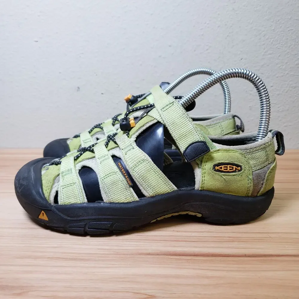 Keen Kids Size 4 Water Shoes Hiking Sandal Light Green Outdoor Camping‎ Gorpcore